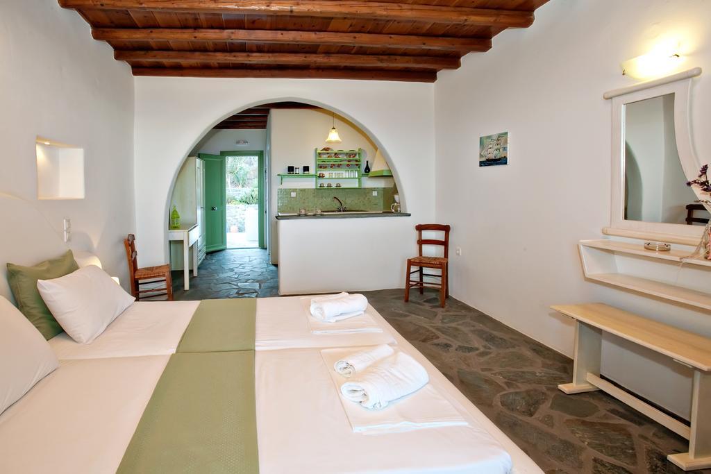Παράθυρο στο Αιγαίο 2 - Small Suites Τήνος Δωμάτιο φωτογραφία